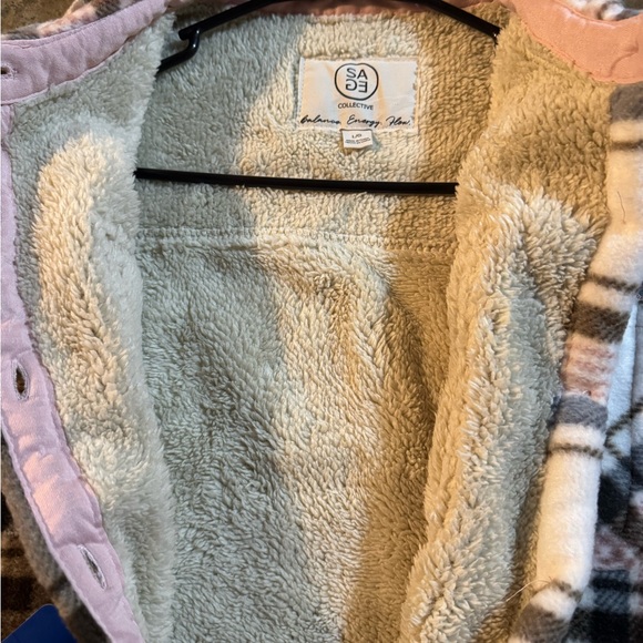 NWT - Sage Collective Fleece Plaid Shacket - Picture 3 of 6